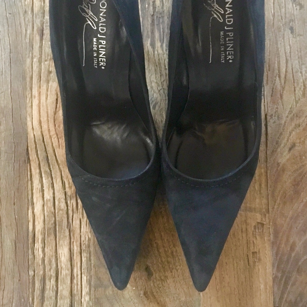 Classic Black Pump - Designer Style